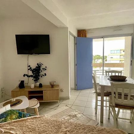 Appartement 3 Pièces Avec Piscine Proche De La - Fr-1-748-31